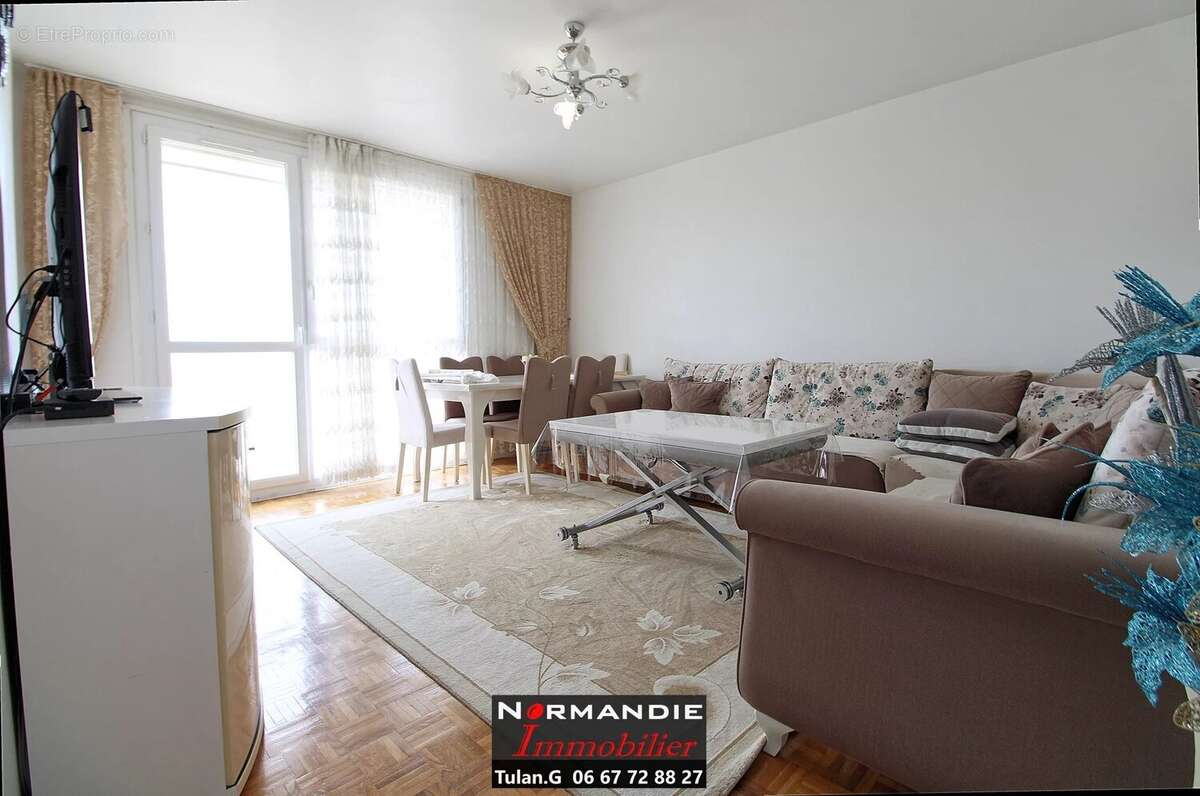 Appartement à SAINT-ETIENNE-DU-ROUVRAY