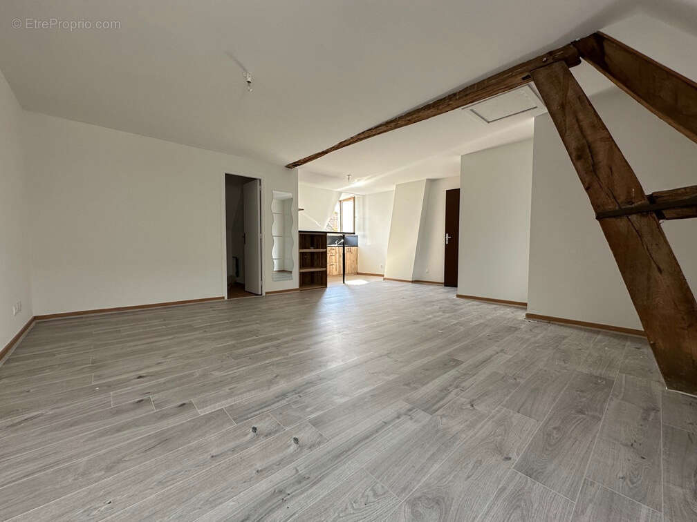 Appartement à NONANCOURT