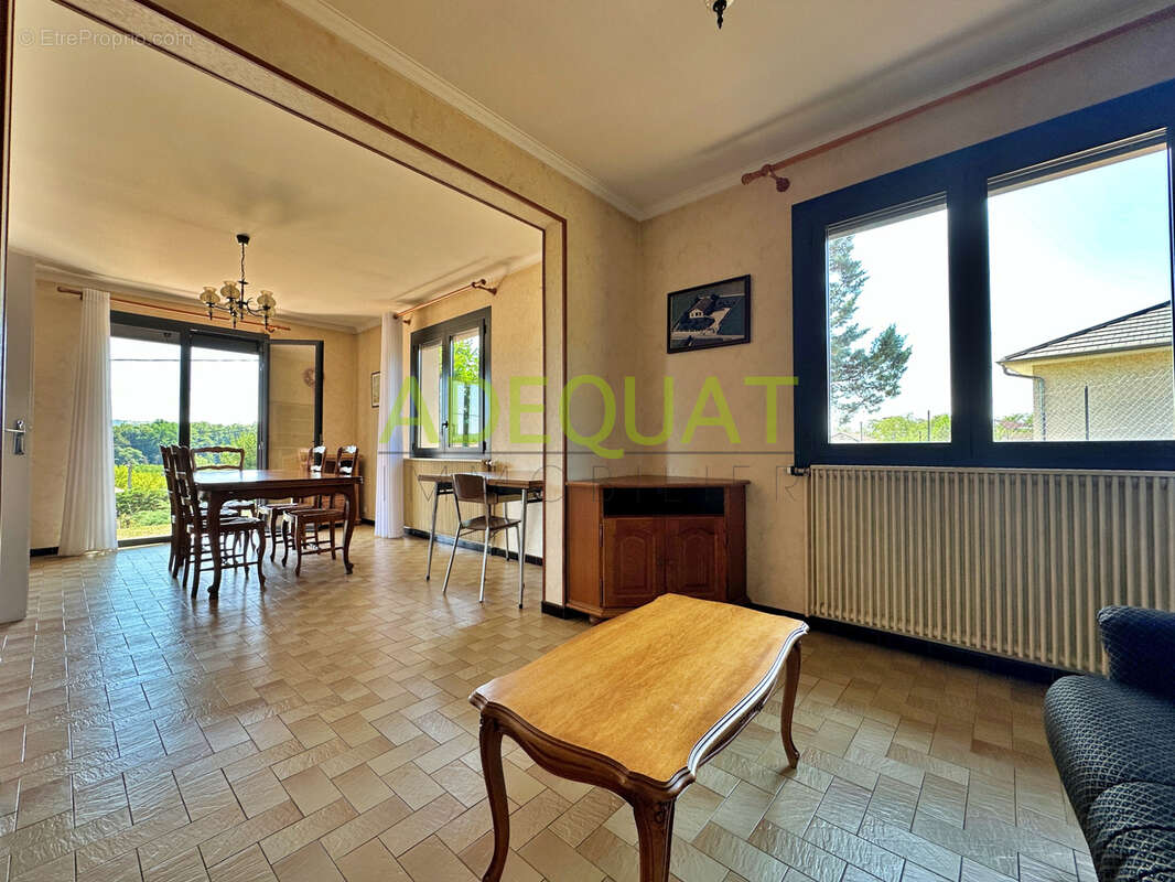 CESSIEU - Maison de 107,1m2 avec sous sol + garage - photo 6