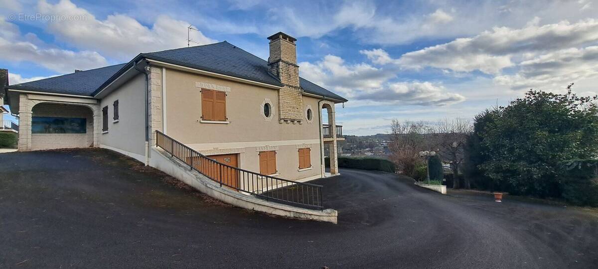 Maison à OBJAT