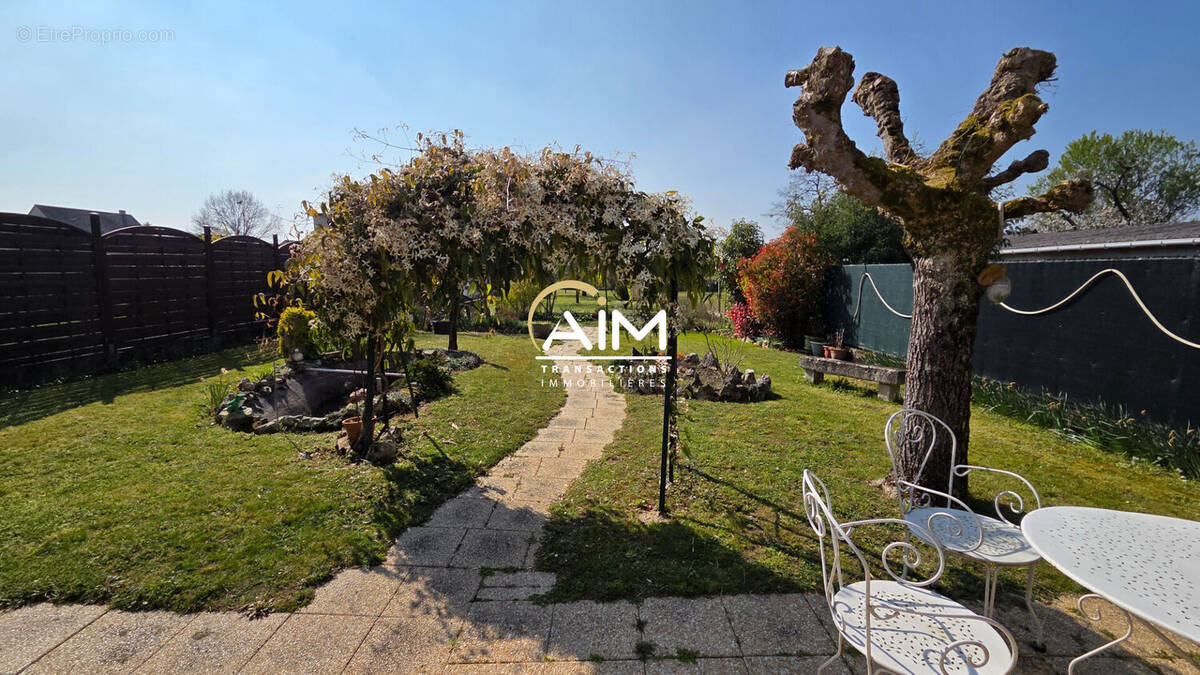 Maison à MONTLOUIS-SUR-LOIRE