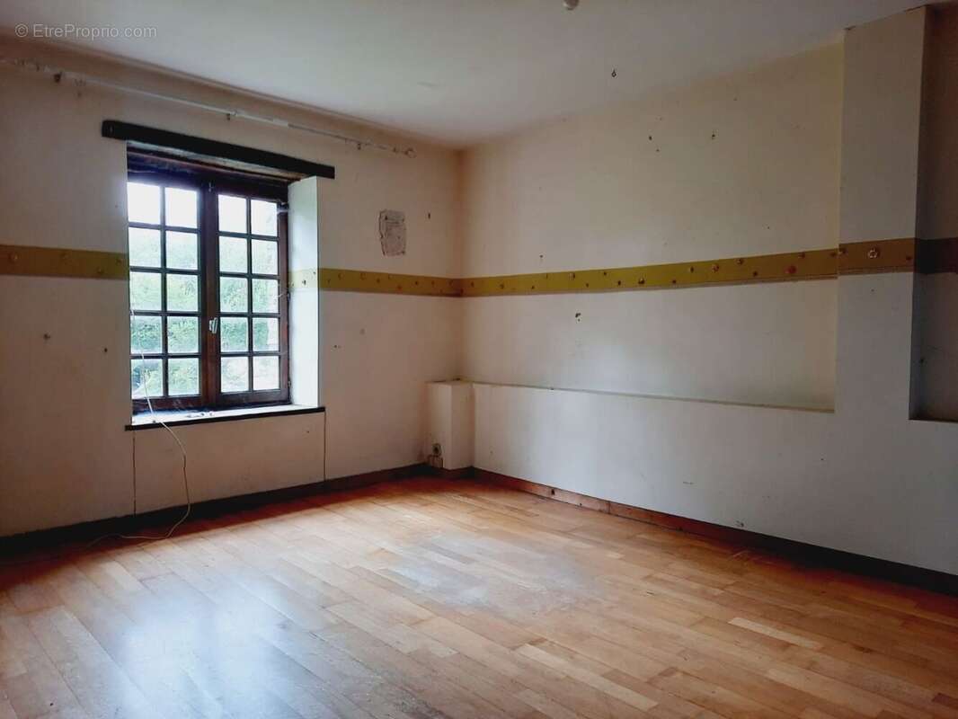 Maison à HAUTEVILLE-LA-GUICHARD