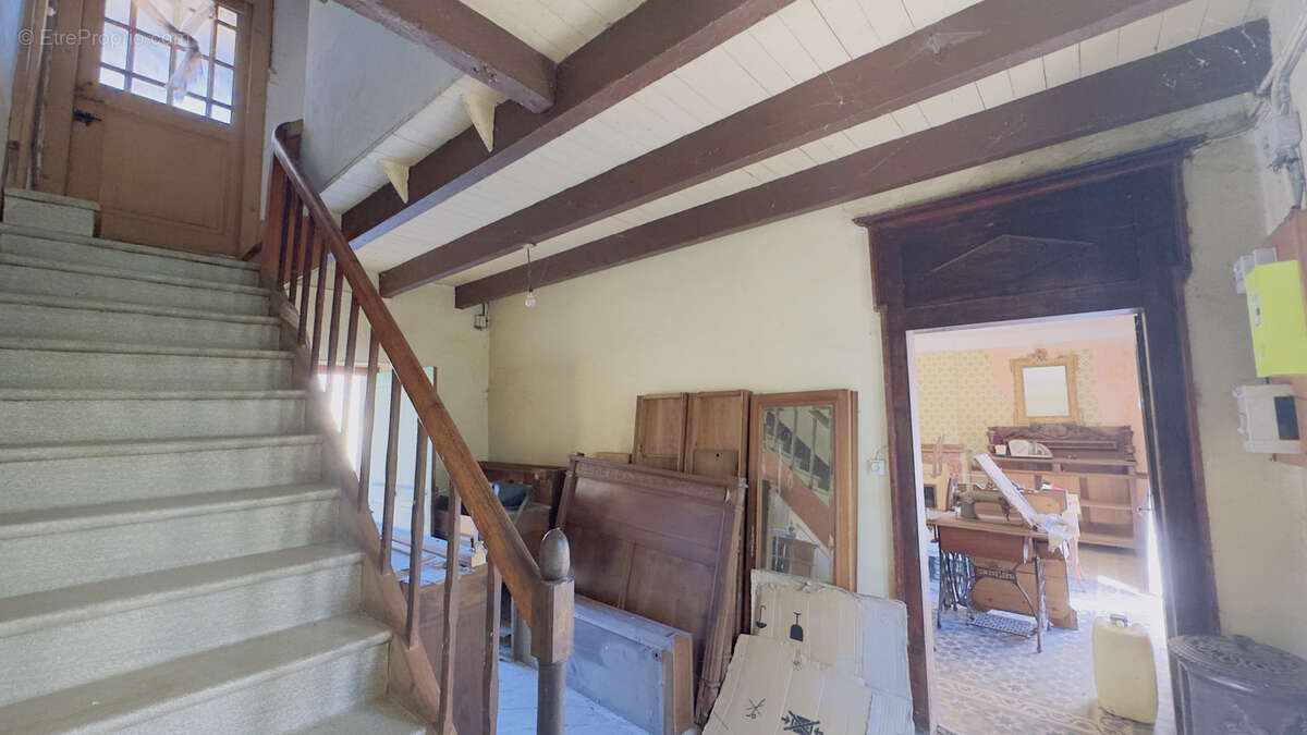 Maison à JOUQUEVIEL