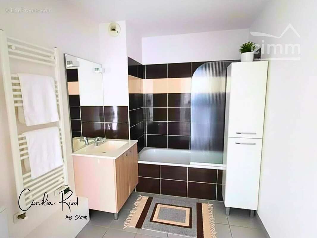 T2 avec Balcon, ascenseur  et 2 places de parkingà Artigues - photo 4