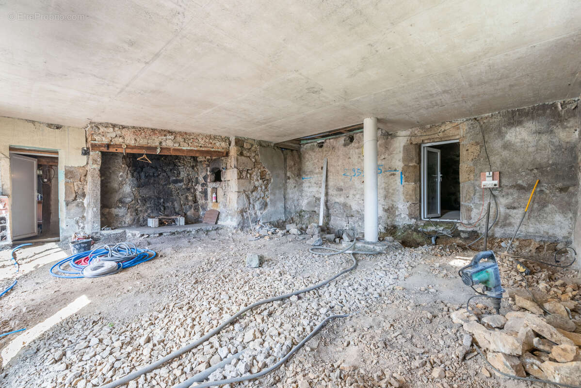 Maison à SAUVESSANGES