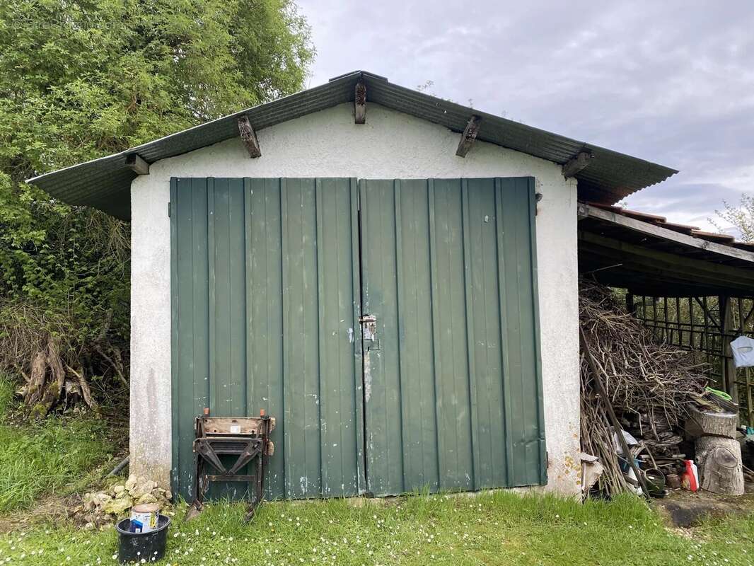 Maison à COMBERANCHE-ET-EPELUCHE