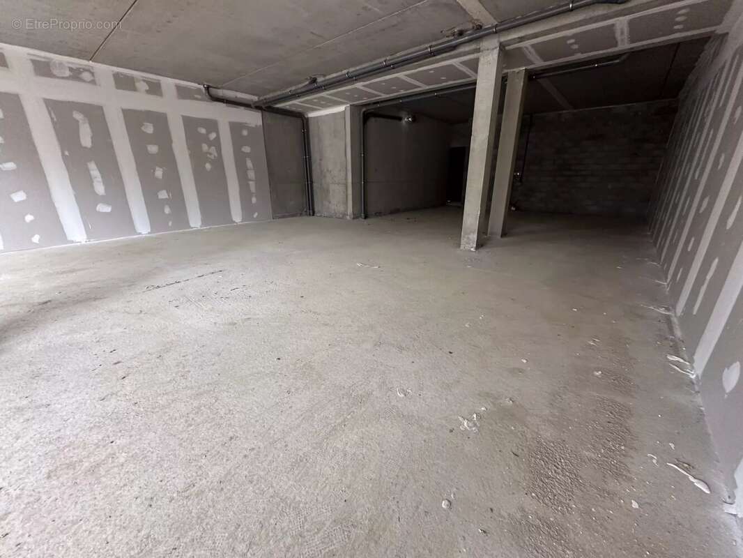 Commerce à SAINT-ESTEVE