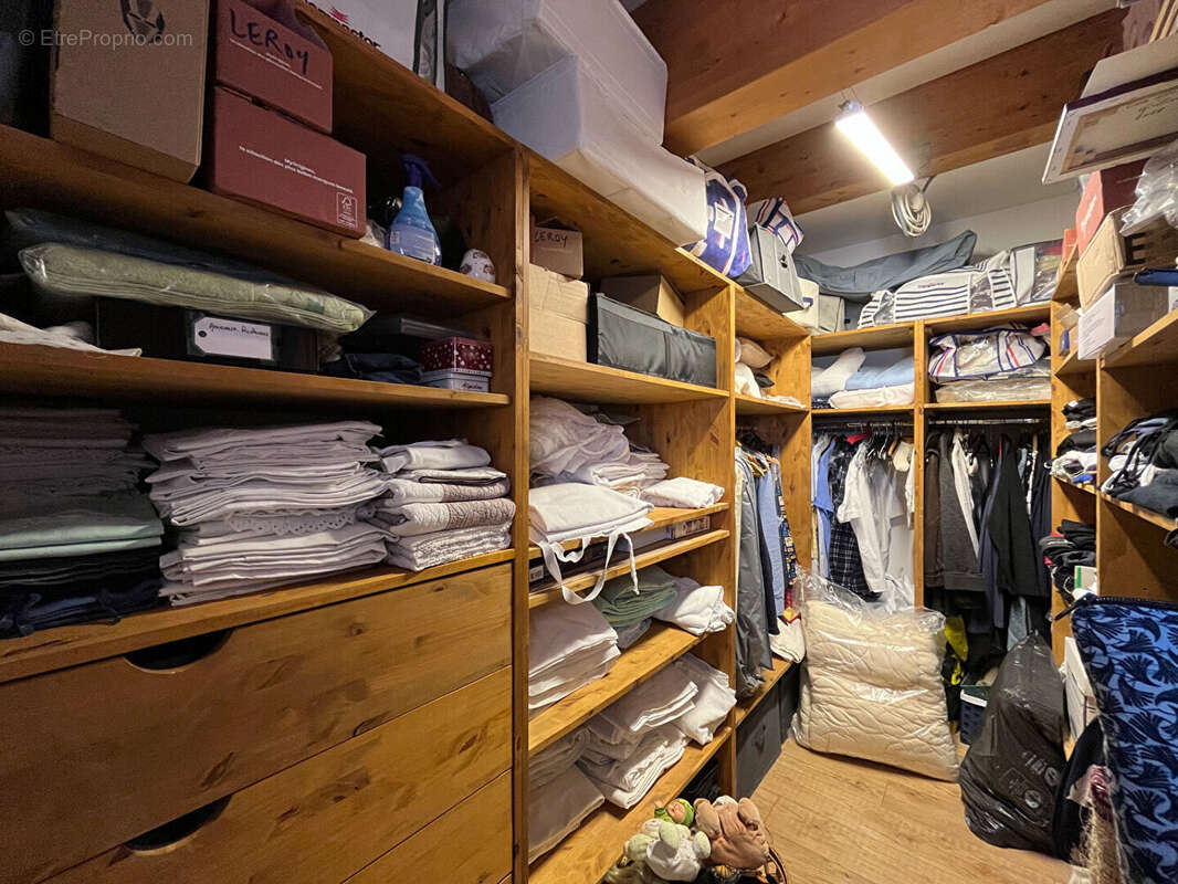 Appartement à CHATEAUNEUF-DE-GADAGNE