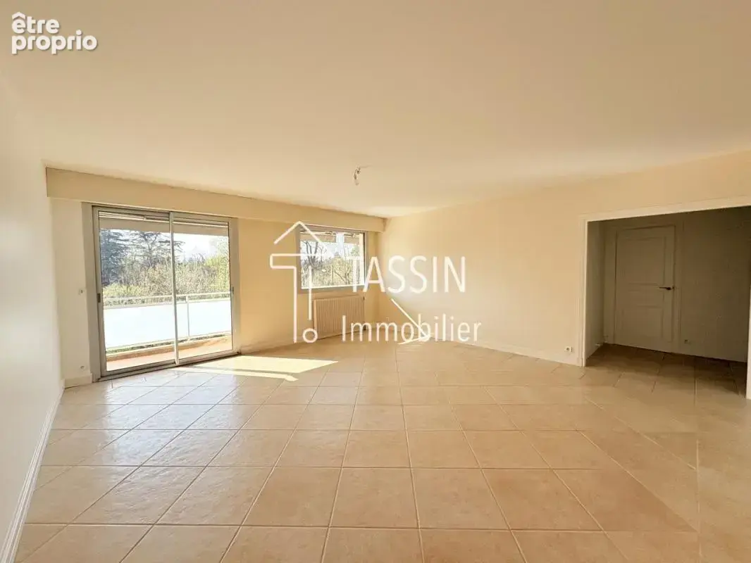 Tassin Bourg - Appartement T4 en dernier étage - photo 2
