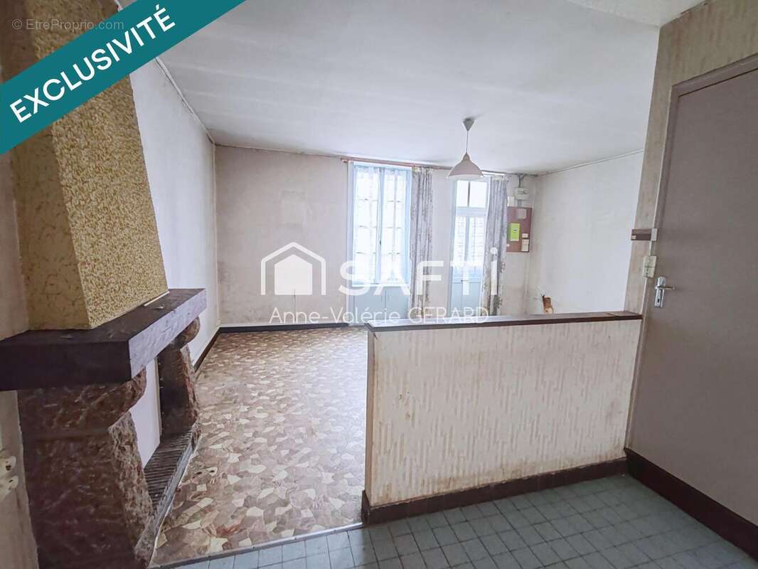 Photo 2 - Maison à FOUGEROLLES-DU-PLESSIS