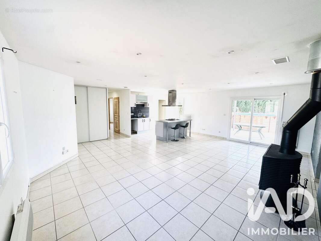 Maison 146 m² à Sainte-Agathe-La-Bouteresse  - photo 6