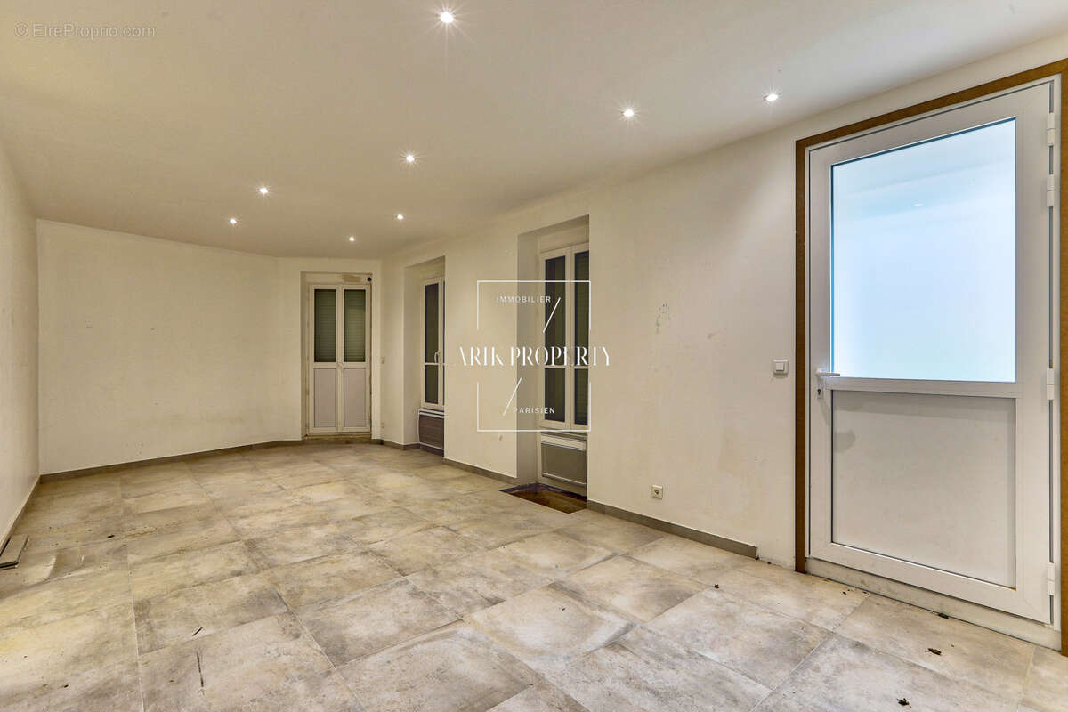 Appartement à CHARENTON-LE-PONT