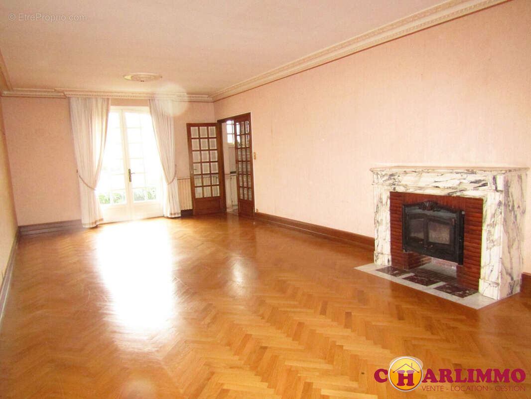 Maison à COGNAC-LA-FORET