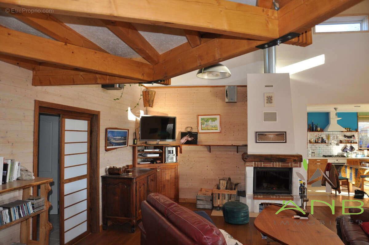 Maison à EYMOUTHIERS