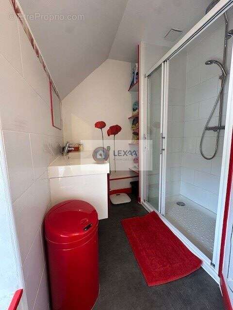 Maison à NESLE-ET-MASSOULT