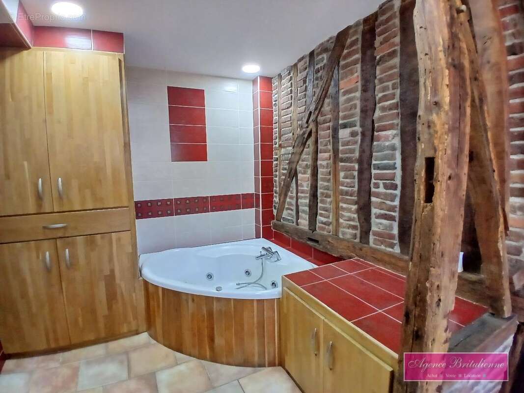 Maison 202 m² à Montreuil-Sur-Breche  - photo 4