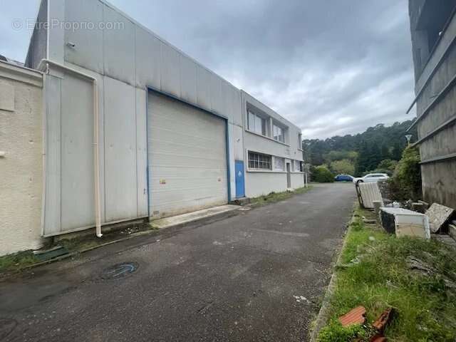 Commerce à SAINT-MARTIN-DE-VALGALGUES