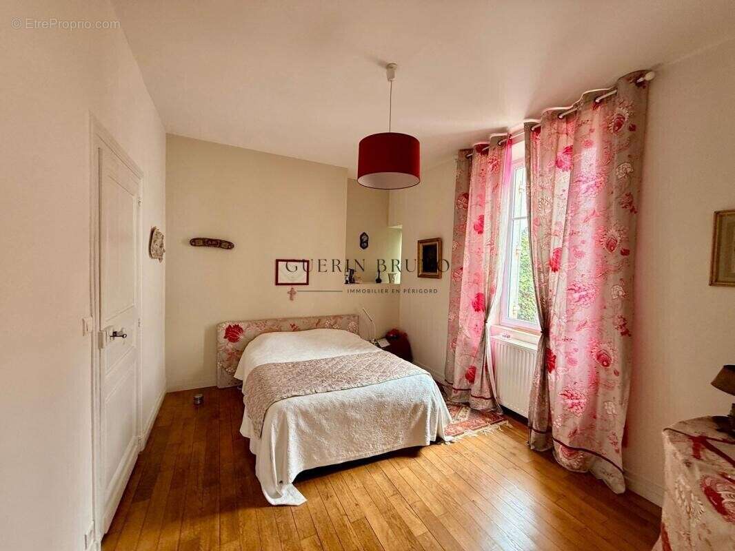 Élégante maison de caractère avec jardin et garage en cœur d - photo 14