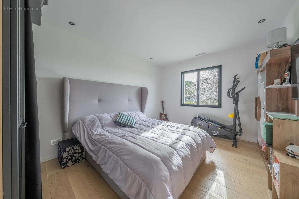 Maison à AMBARES-ET-LAGRAVE