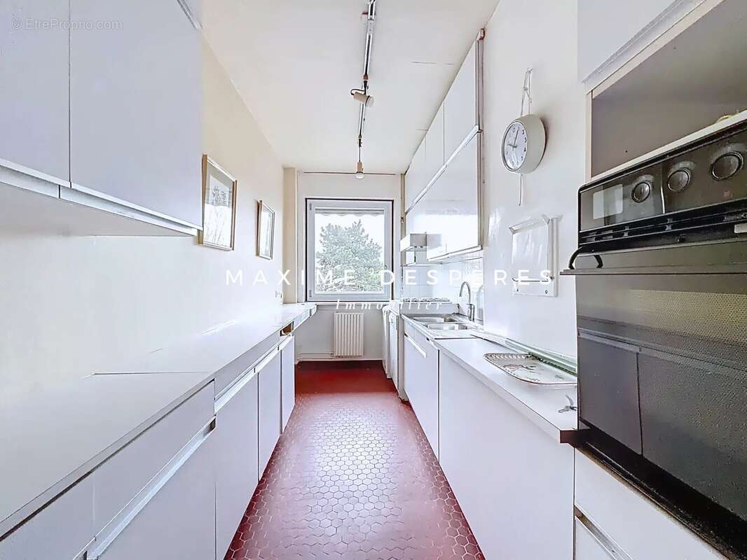 Appartement à NEUILLY-SUR-SEINE
