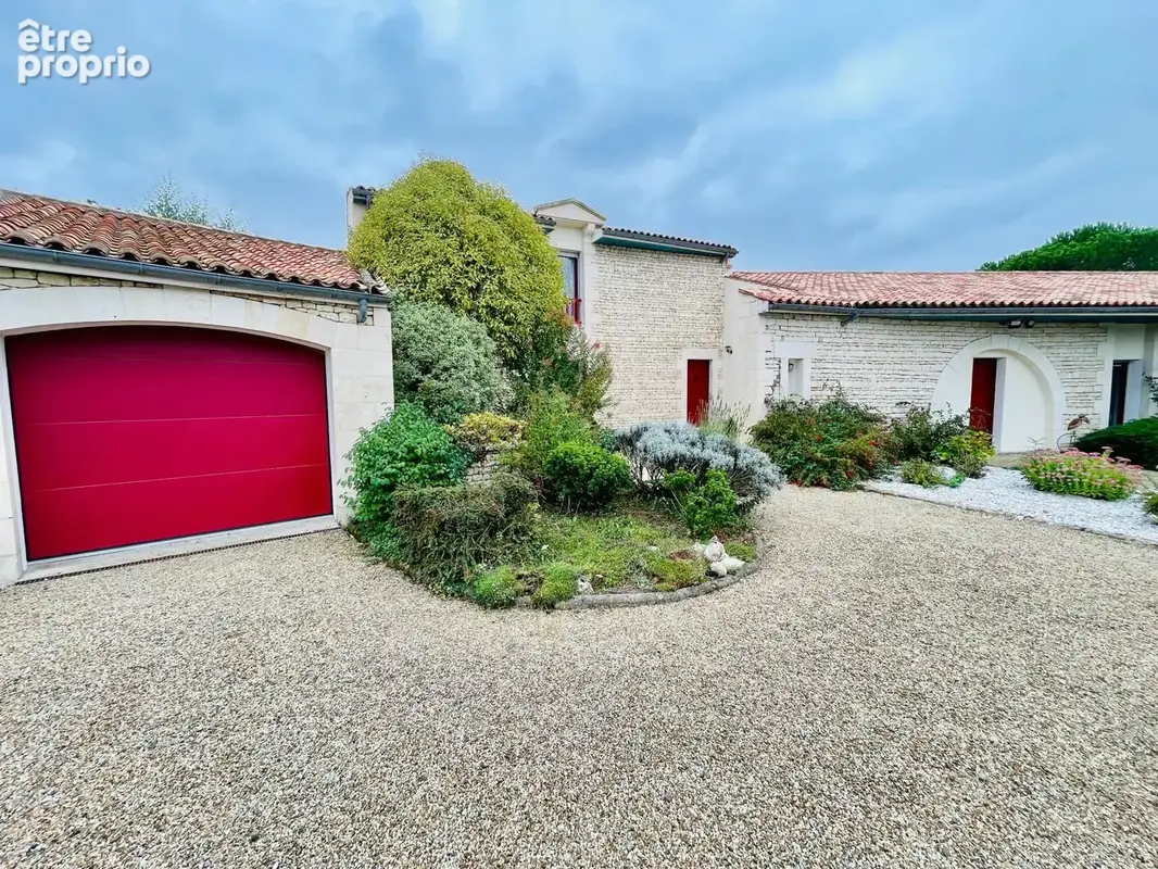 Photo 1 - Maison à SAINT-PIERRE-LE-VIEUX