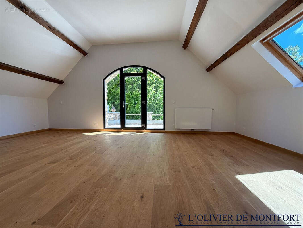 Maison à MONTCHAUVET