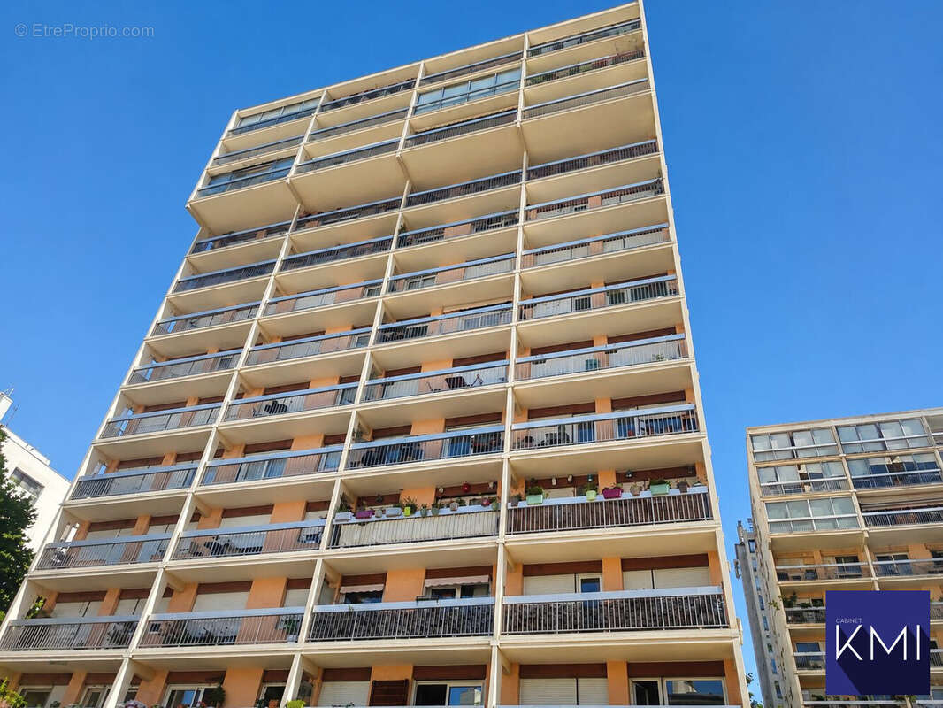 Appartement à PARIS-20E