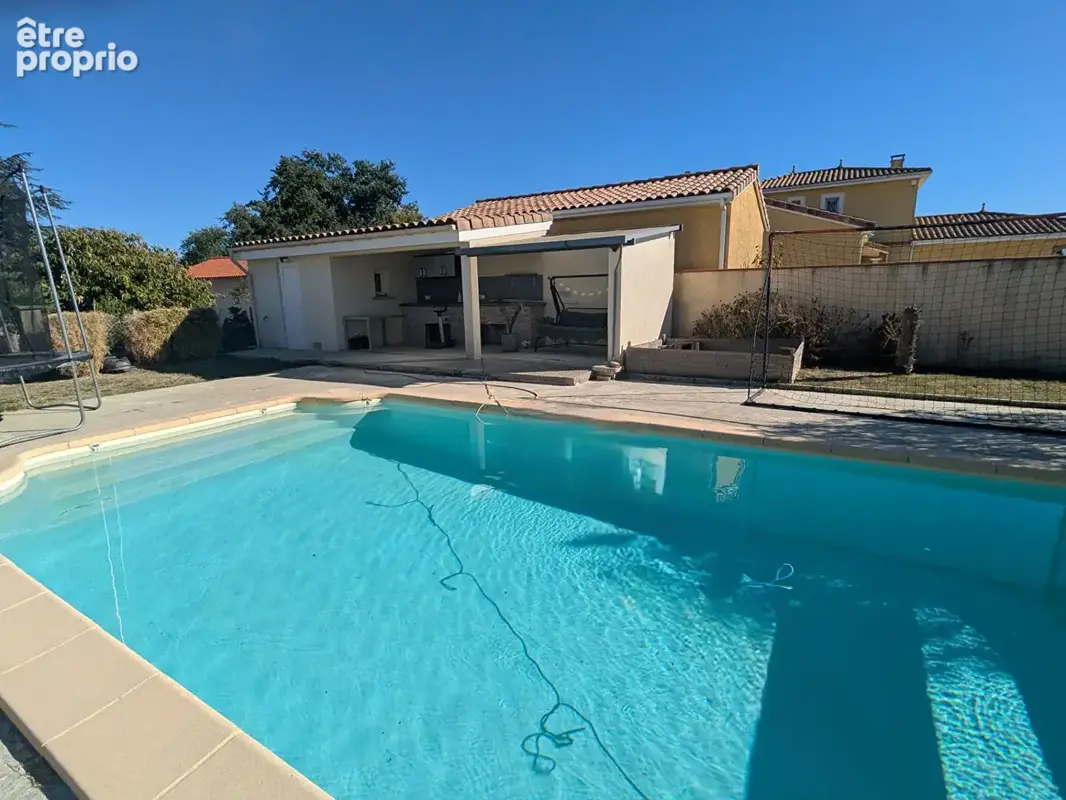 Villa - rénovation haut de gamme - piscine,  double garage et terrain de 1700m2 - photo 19