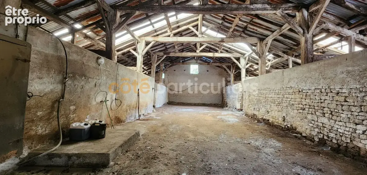 Saint vincent sur jard -- ensemble immobilier -- maison 4 pieces -- grange -- terrains -- 5 hangars - photo 4