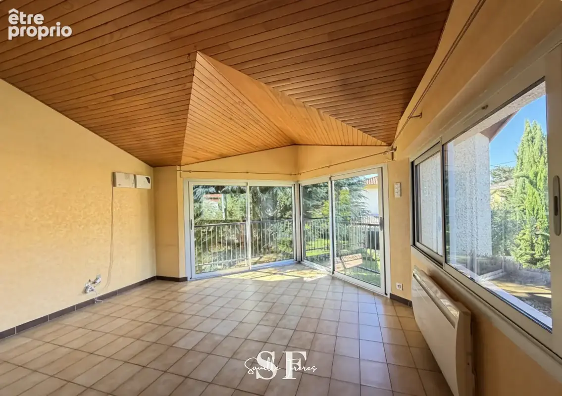 Agen - villa d architecte avec double garage et jardin. - photo 6