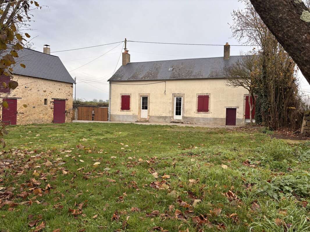 Maison à PEZE-LE-ROBERT