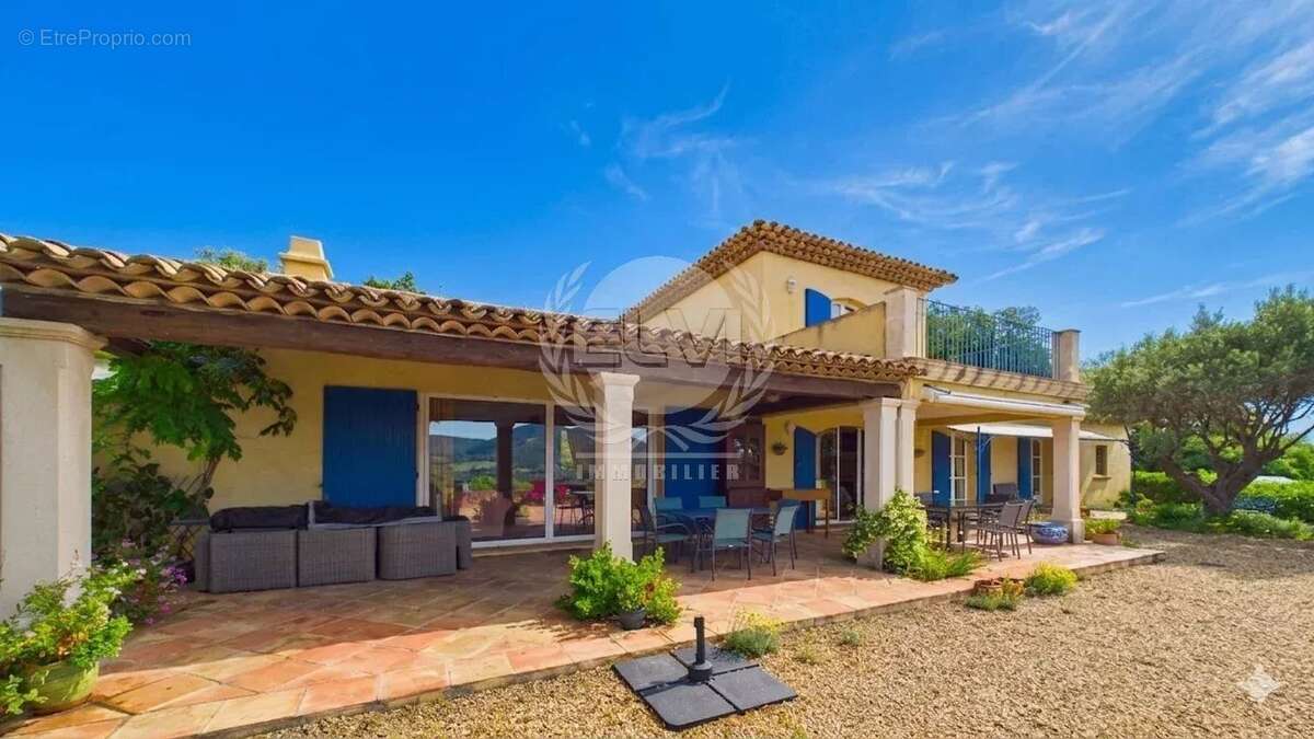 Maison à PLAN-DE-LA-TOUR