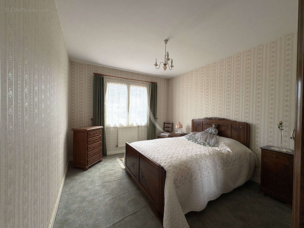 Maison 5 pièces - 3 chambres - LES VELLUIRE SUR VENDEE - photo 4