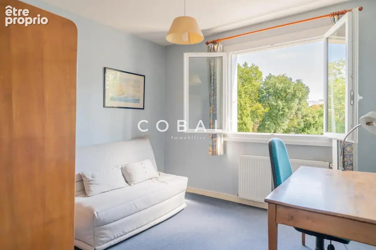 NANTES CANCLAUX   EXCLUSIVITÉ   Appartement T3 de 82 m2 en étage élevé avec balcon, grande cave de 9 m2 et par - photo 6
