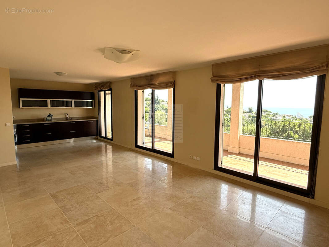 Appartement à VILLENEUVE-LOUBET