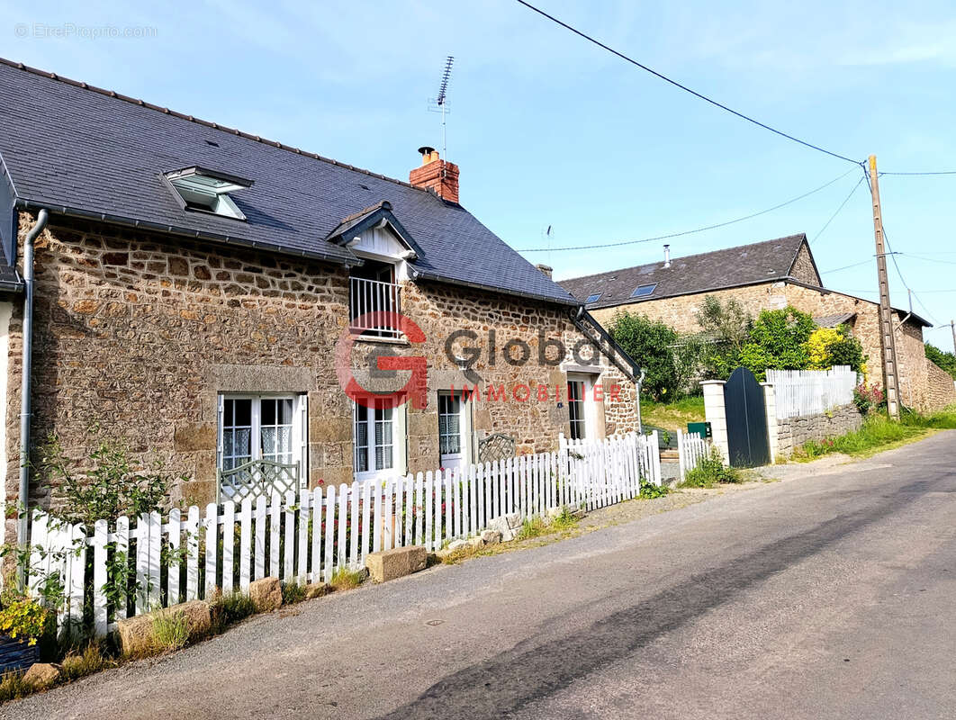 Maison à SAINT-GEORGES-DE-REINTEMBAULT
