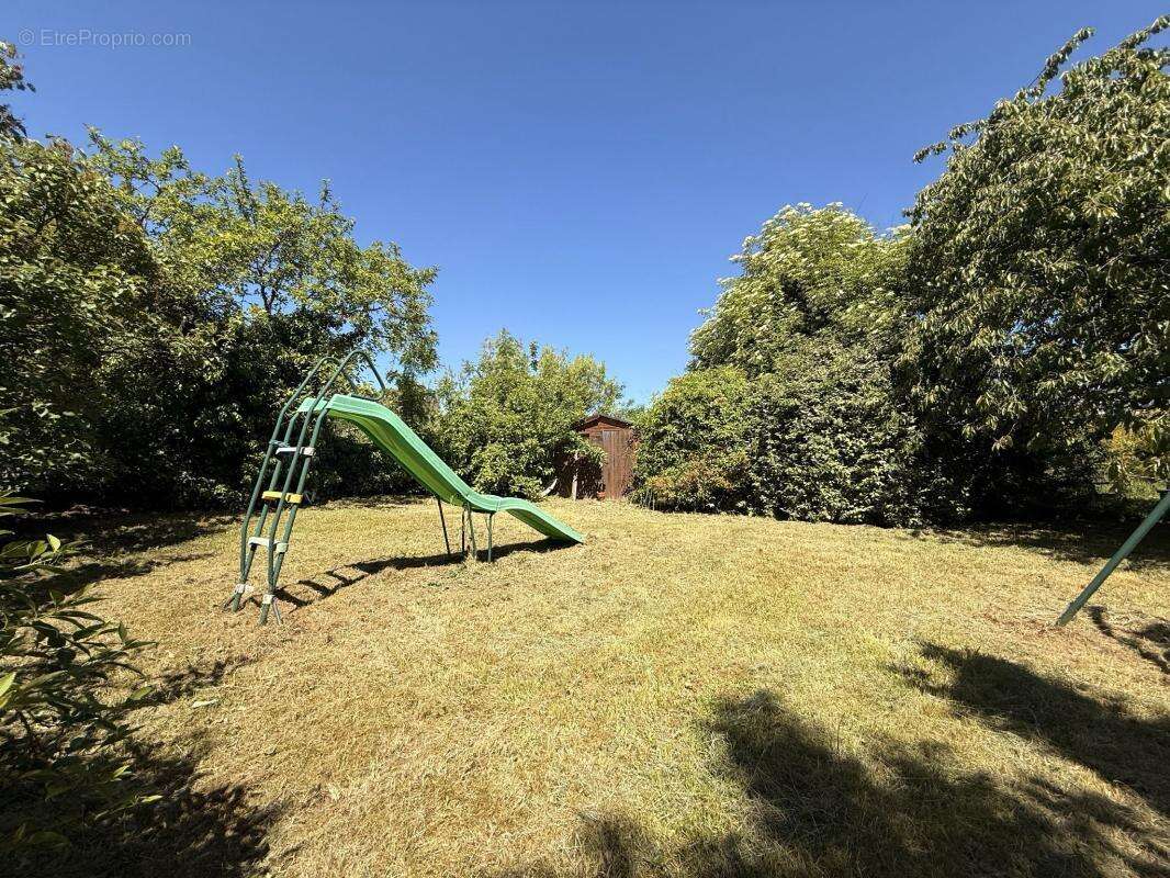Maison Individuelle - Un jardin sans vis-à-vis, bordé par la rivière, dans un écrin de verdure - photo 21
