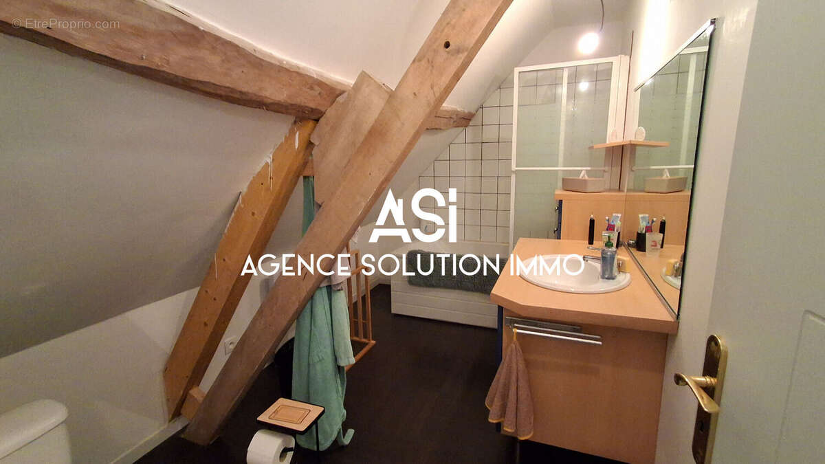 Maison à SAINT-GEORGES-LE-GAULTIER