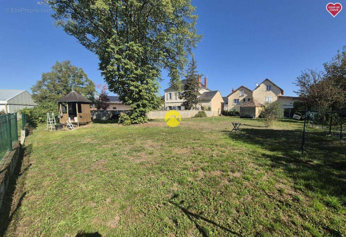 Maison à CHEZAL-BENOIT