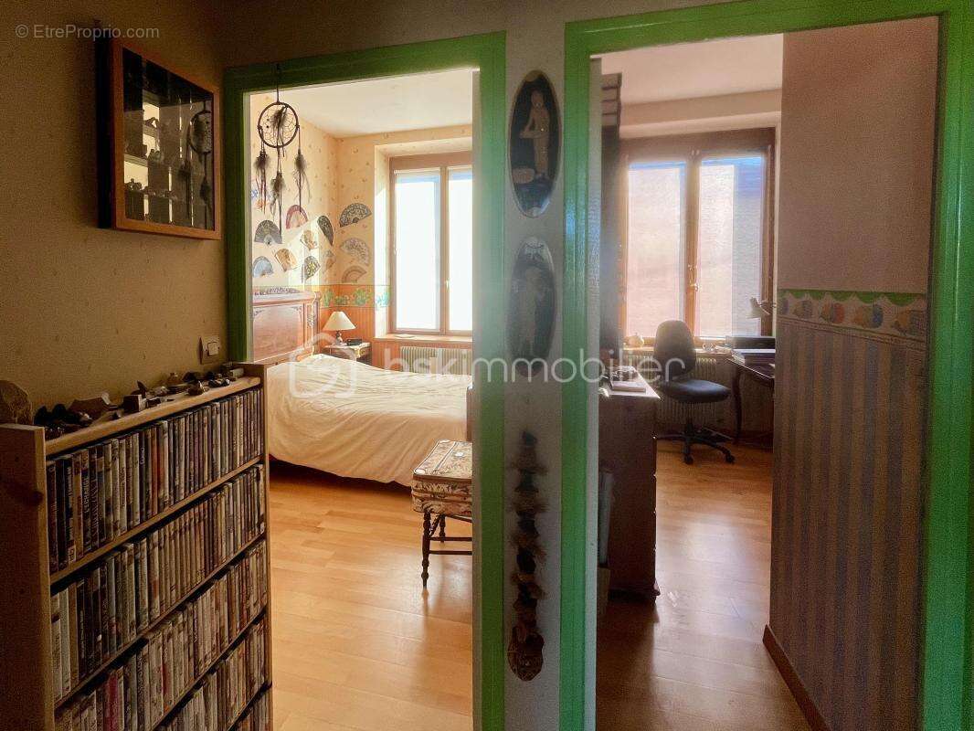 OFFRE ACCEPTÉE ! COLLINE DE LA VIVARAIZE et proche du conservatoire Lumineux appartement T3 de 82 m2 - photo 6