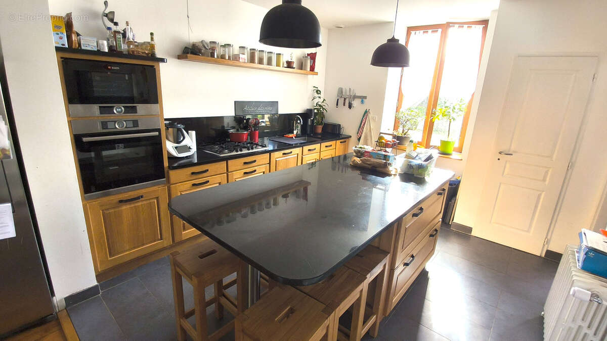 Maison à LA CROISILLE-SUR-BRIANCE