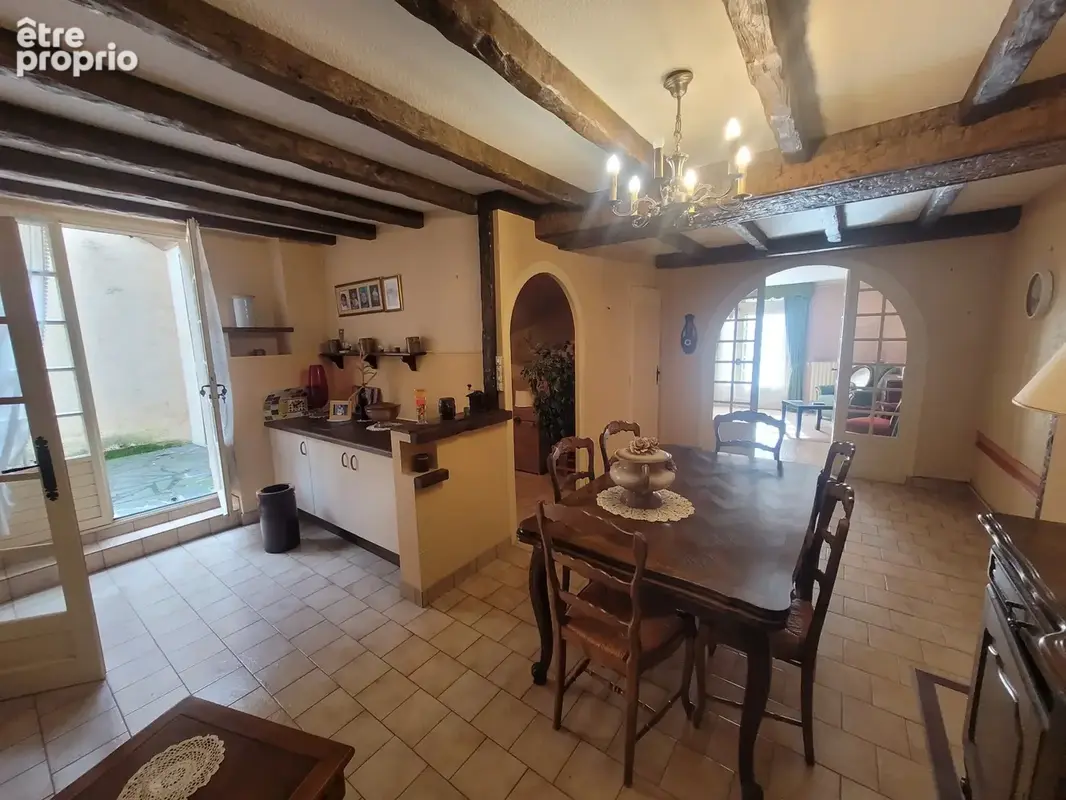 Vente - secteur de morannes - maison de village 105 m2 avec jardin clos - photo 2