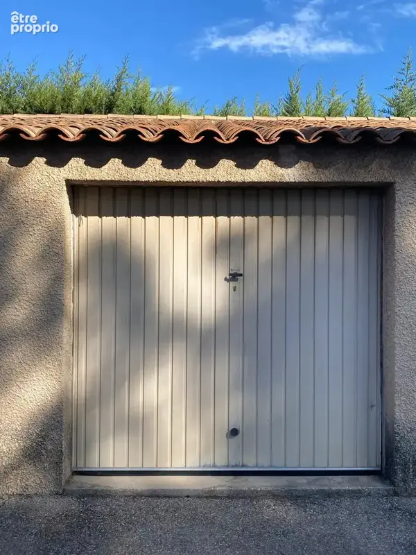 Parking à SAUSSET-LES-PINS