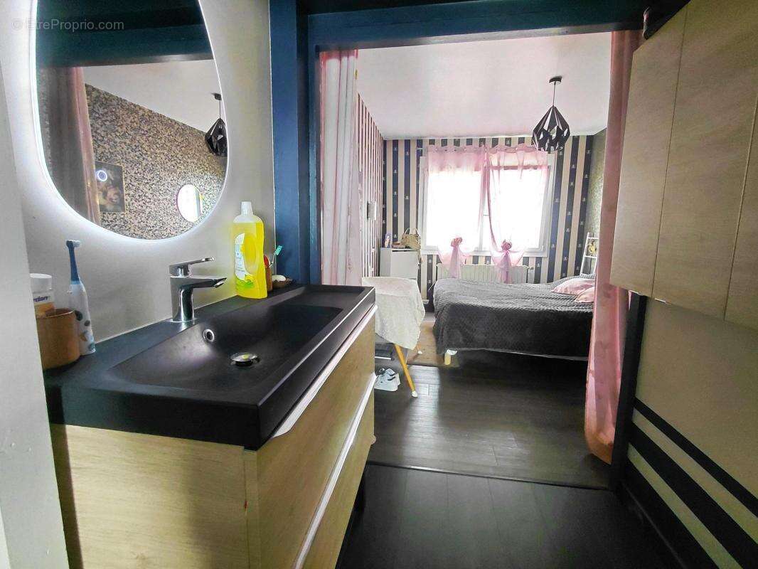 Maison potentiel de 6 chambres sur sous-sol avec jardin - photo 7