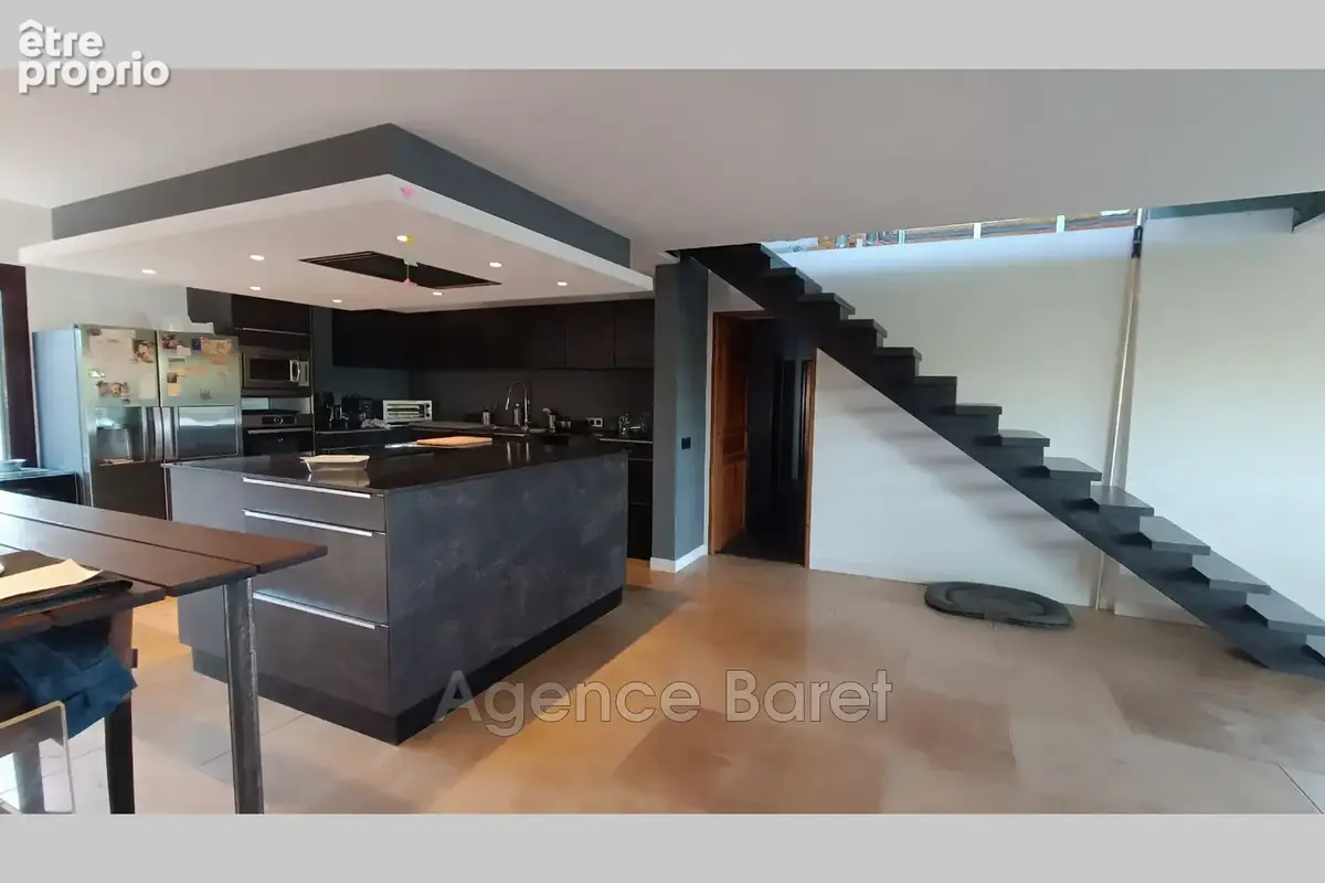 Maison 6 pièces 190 m² à vendre à Les Arcs (83460) - photo 7