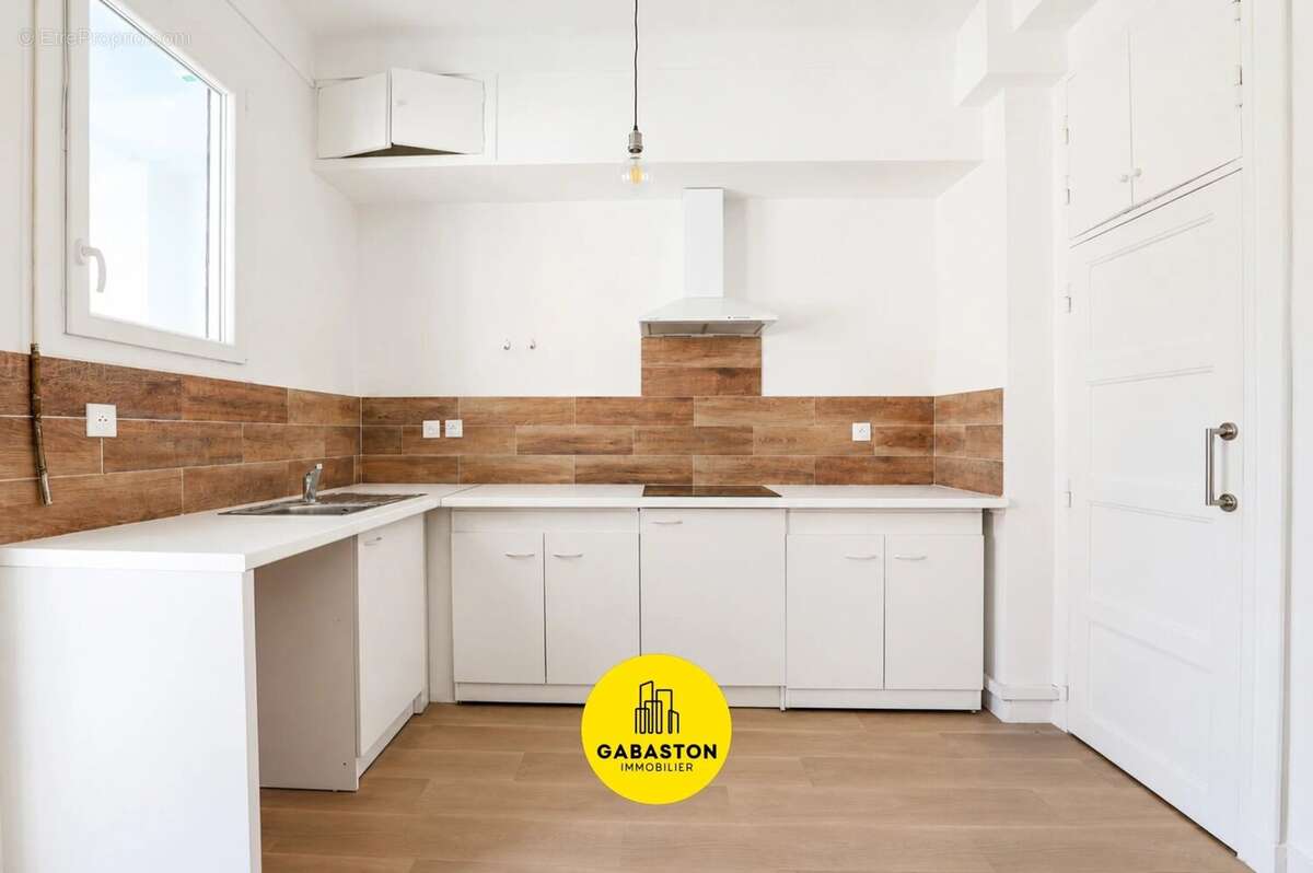 Appartement à MARSEILLE-2E