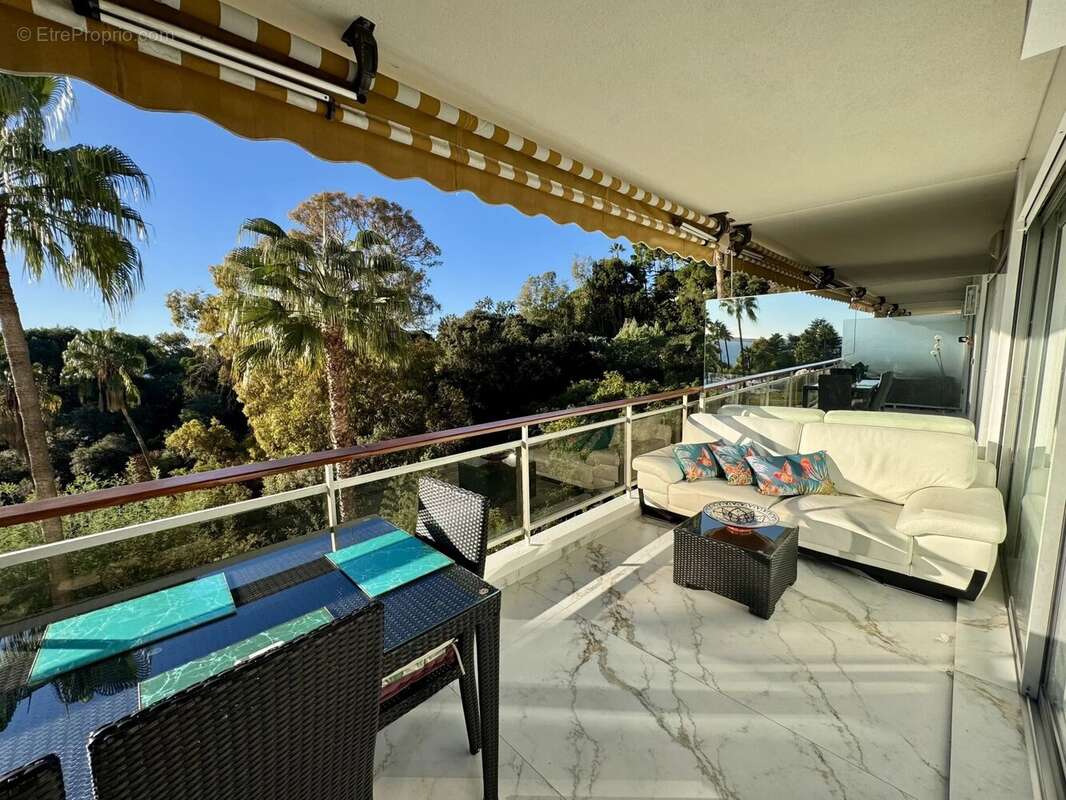 Appartement à VALLAURIS