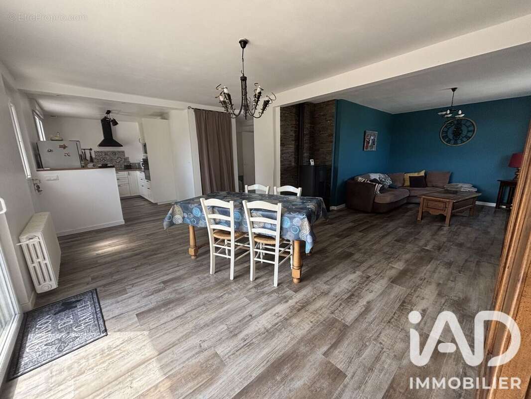 Maison 118 m² à Vernantes  - photo 2