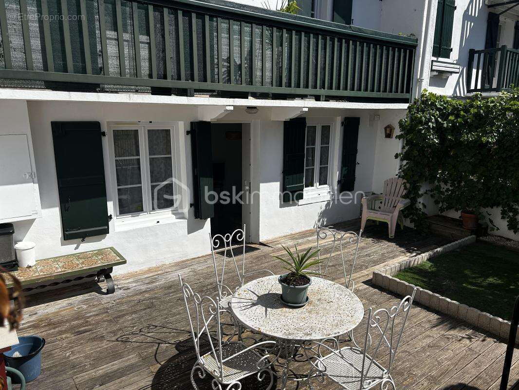 Appartement T3 rénové avec jardin privatif, grand balcon et vue nature au centre de Cambo-les-Bains - photo 2