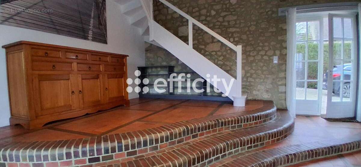 Maison à LE MELE-SUR-SARTHE